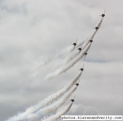 red_arrows_2